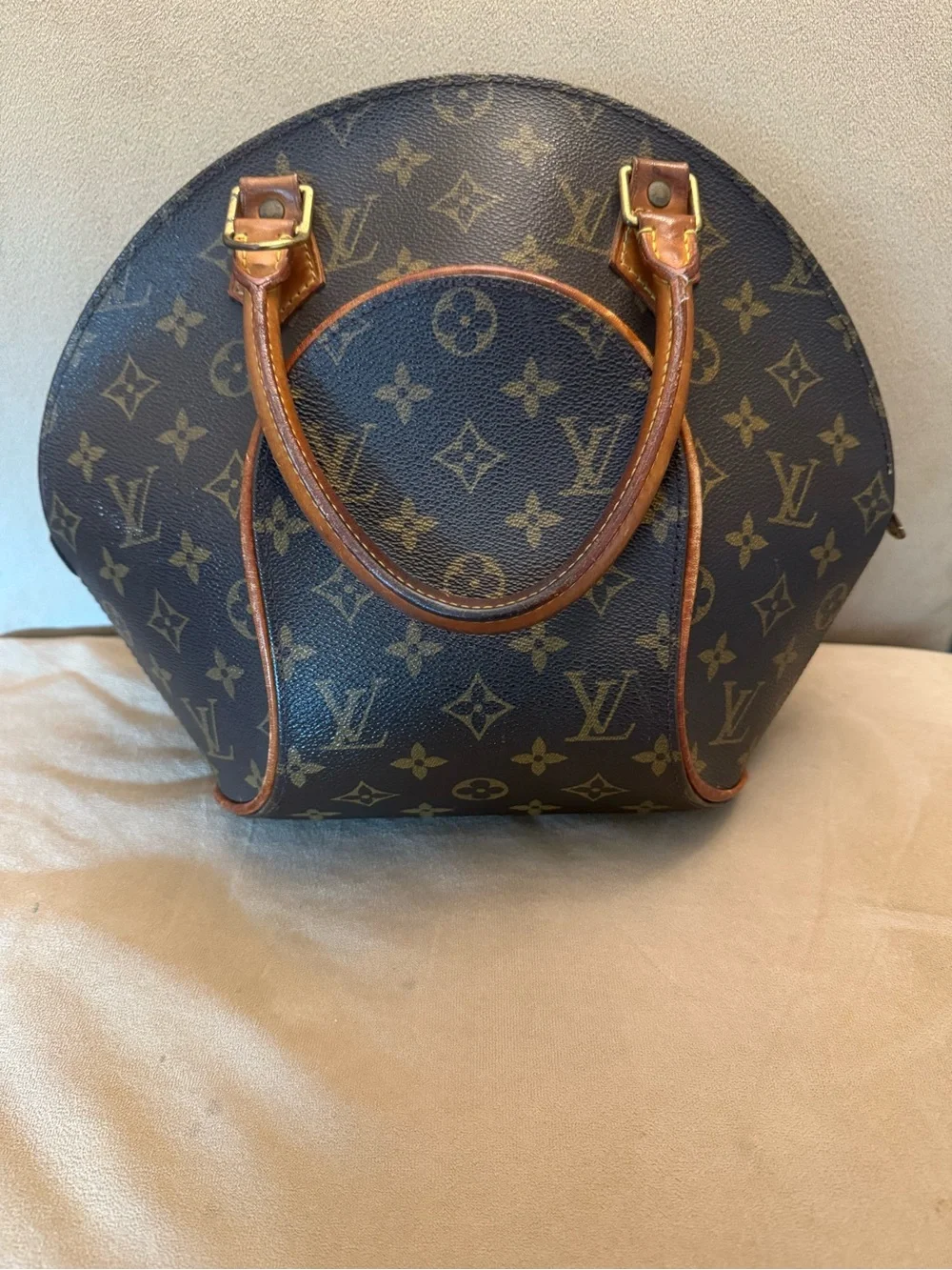 Louis Vuitton Monogram Ellipse PM